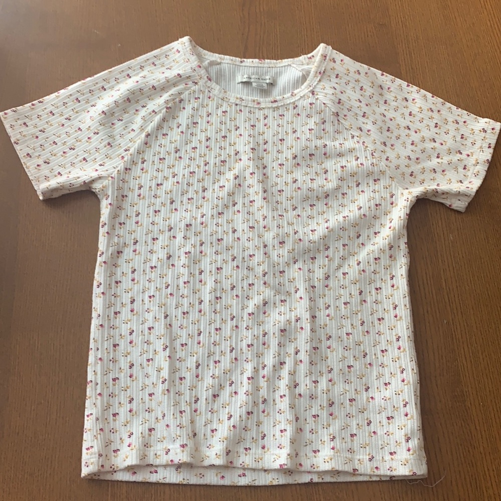 American Eagle white flowered shirt size small